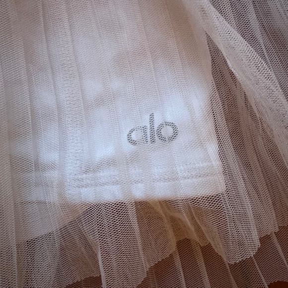 ALO Mesh Baseline Tennis Skirt - White - Picture 3 of 4